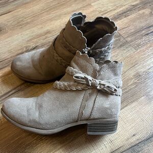 Girls ankle boots size 12